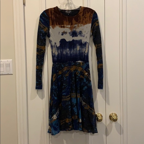 Dress - Picture 1 of 3